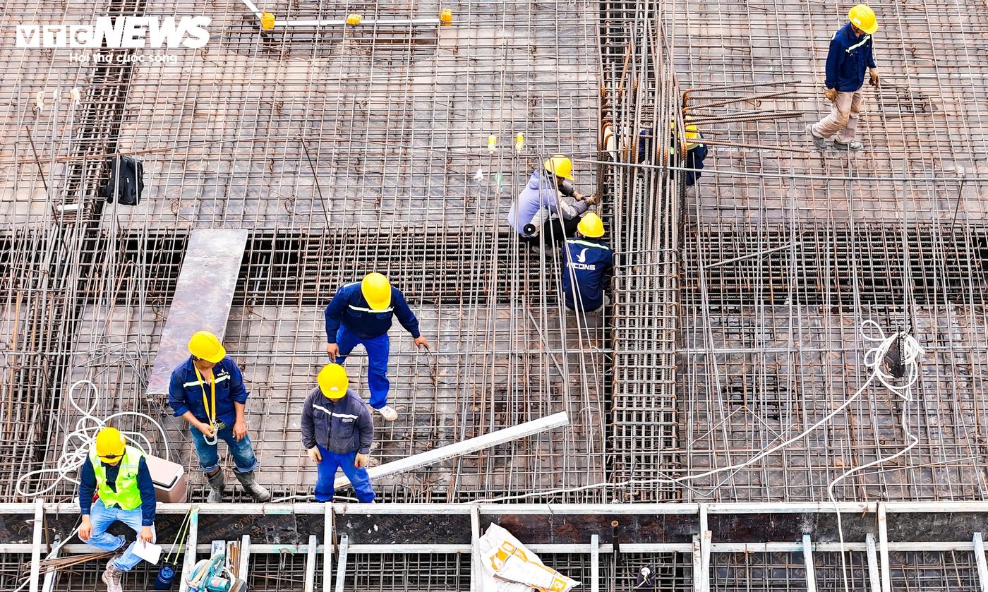 Khu liên hợp và cộng đồng dân cư xung quanh